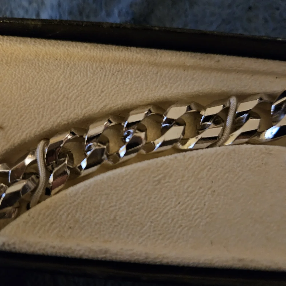 Man's Engravable ID Bracelet - Picture 3 of 6